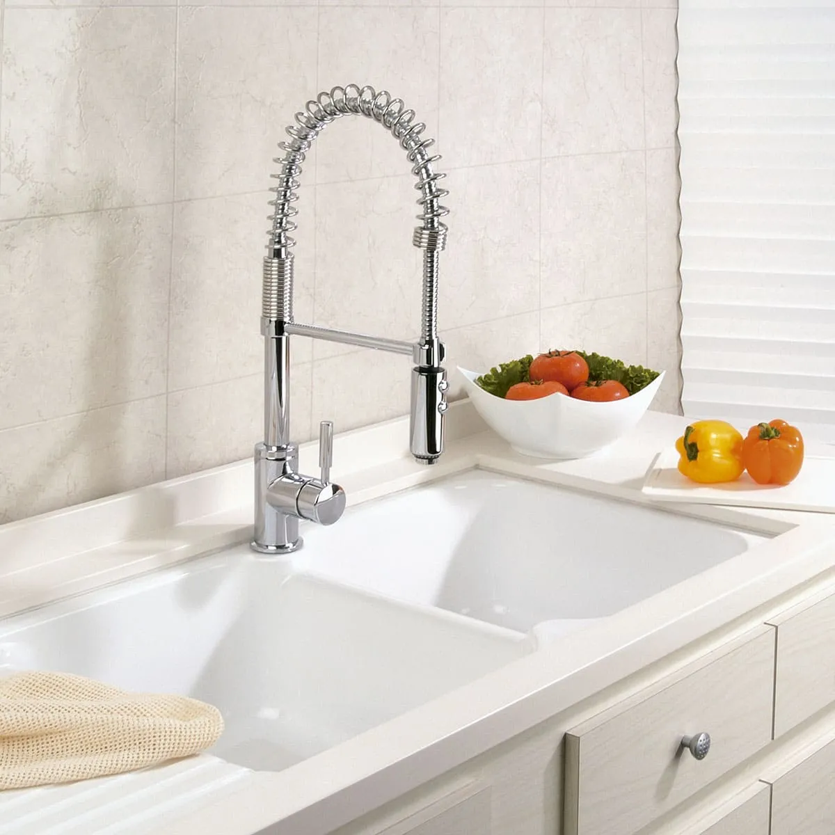 Helvex Semiprofessional 1.98 GPM Kitchen Sink Faucet - UE-305