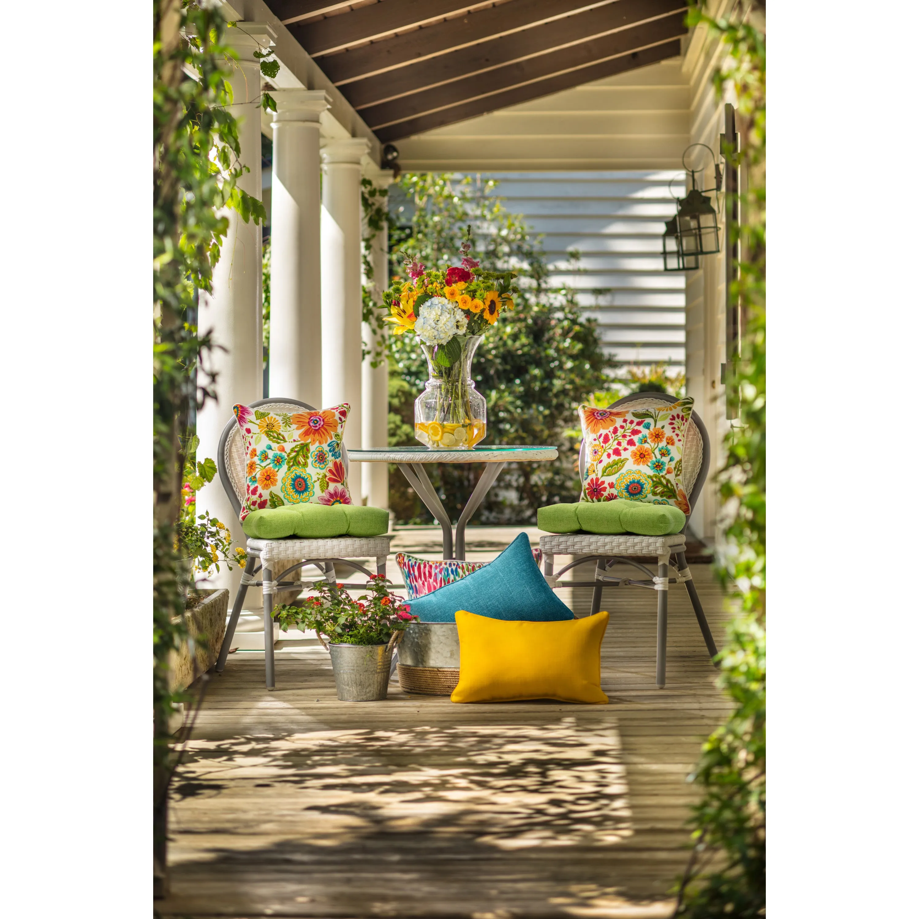 Outdoor/Indoor Fresco Solids Yellow 16.5-inch Throw Pillow (Set of 2)